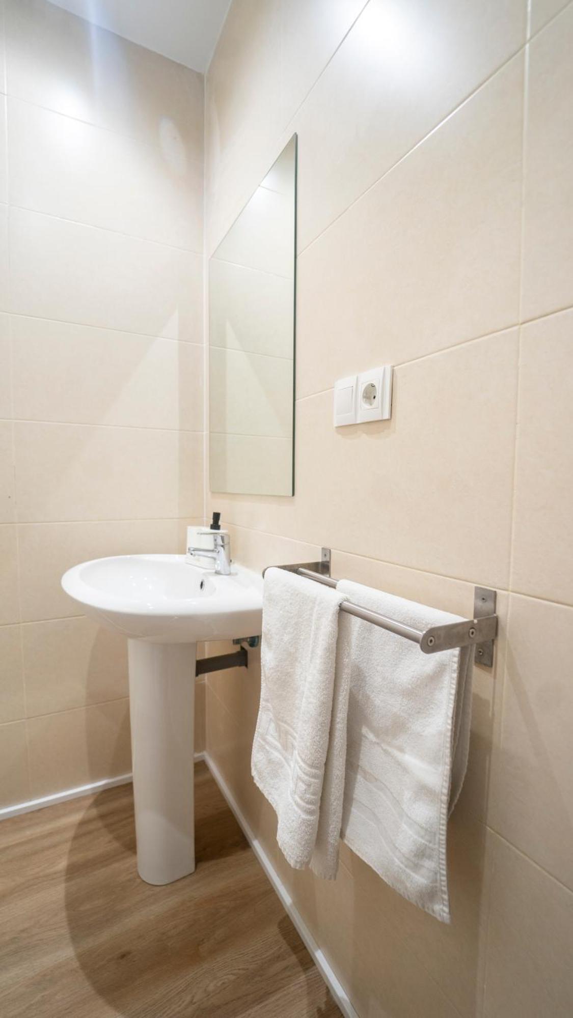 Apartamento Alborea กรานาดา ภายนอก รูปภาพ